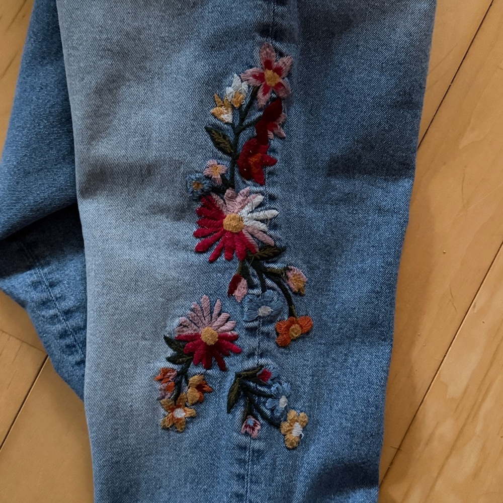 DRIFTWOOD Blue Jeans with Colorful Embroidery - Picture 4 of 6